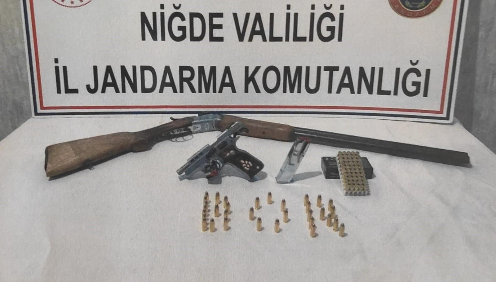 sosyal medyadan silahli paylasim yapan supheli yakalandi URn318Ba