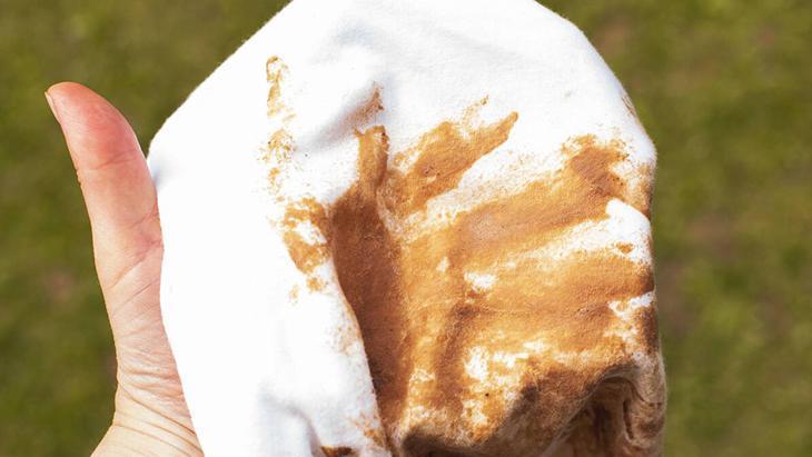 bu lekenin tek cozumu soguk suymus sicak islem kumasin liflerini ele geciriyor rBSGhcQq.jpg