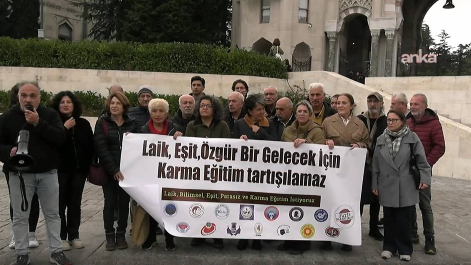 istanbulda dunya kiz cocuklari gunu eylemi kamusal egitim hakki mucadelemizden vazgecmeyecegiz karma egitimi tartistirmayacagiz iciDQF9B