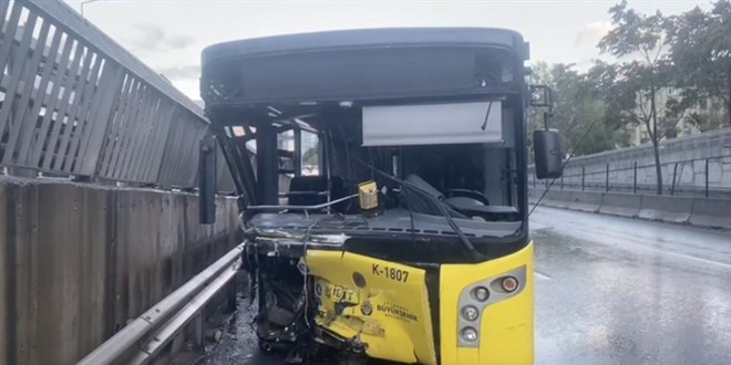 kadikoyde alkollu iett soforu kaza yapti WJOnjUu9.jpg