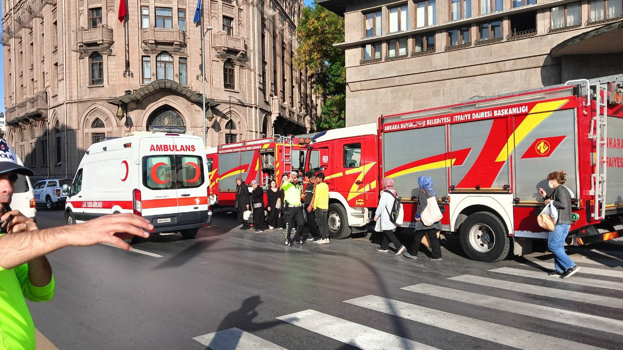 ankara sosyal bilimler universitesinde gaz alarmi mblfFtb6.jpg