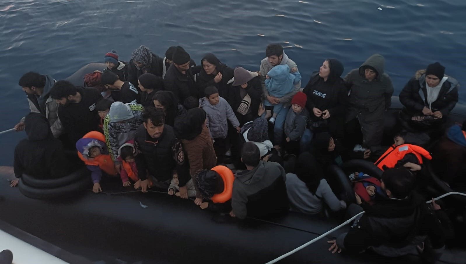 canakkalede 42 kacak gocmen yakalandi 22n2UB7O.jpg