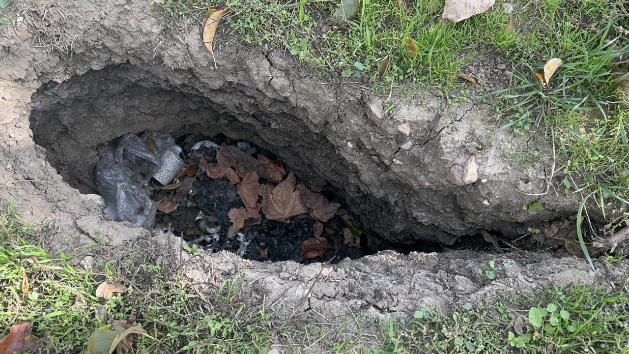 elma bahcesinde endiselendiren olay evlerin duvarlari catladi MpqMkYHN.jpg